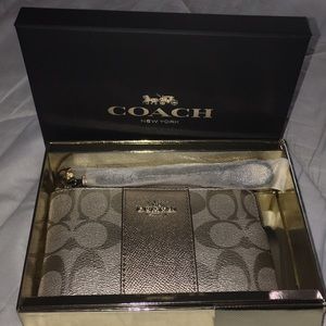 Coach Metallic Signature Corner Zip Wristlet